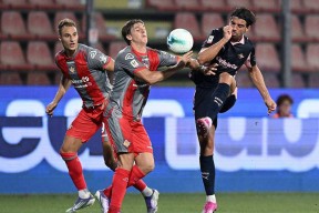 华体会体育-帕德博恩队在最新一场比赛中赢下强敌